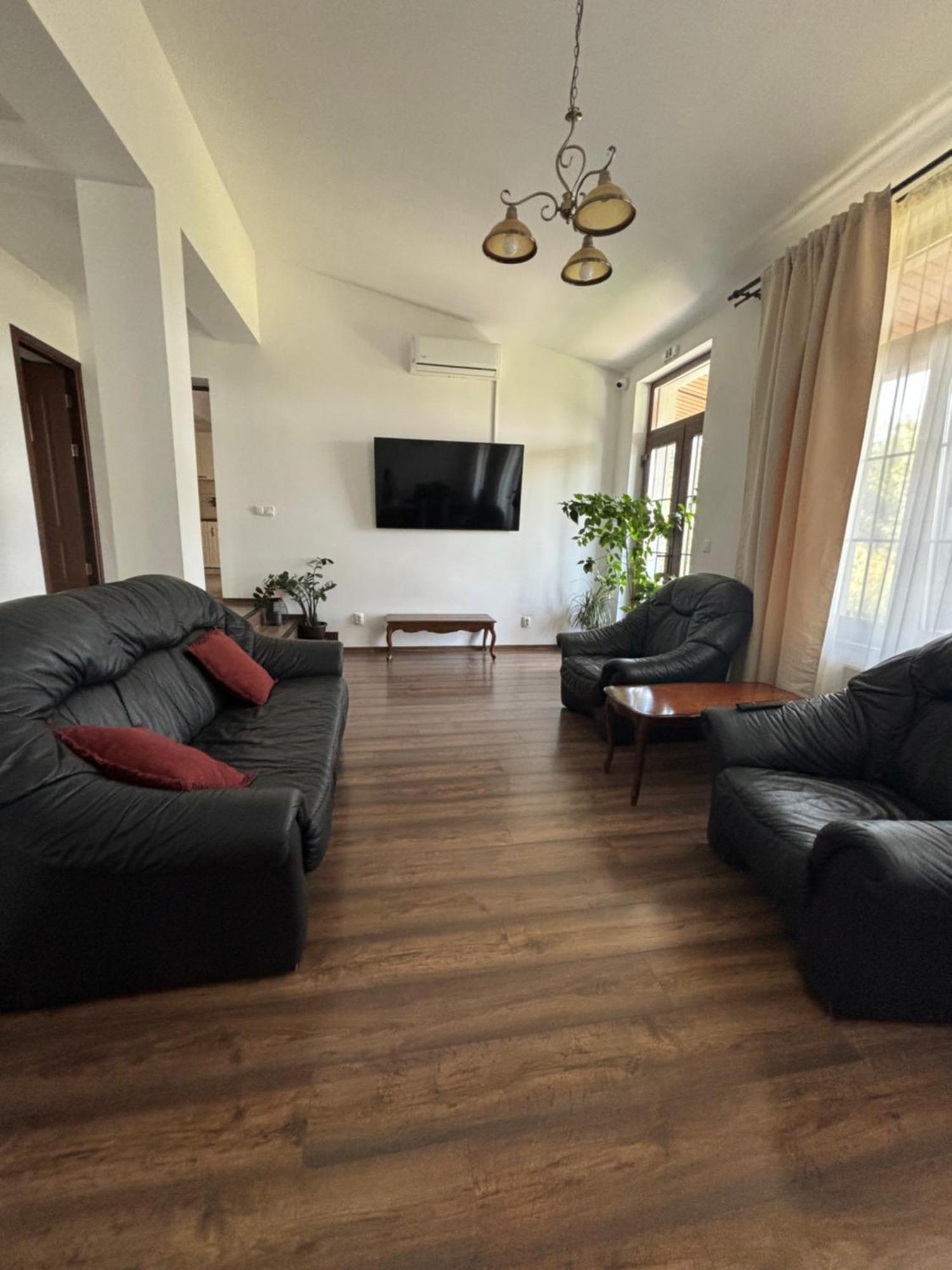 Pensiunea Emelys, Iasi Barnova Exteriör bild